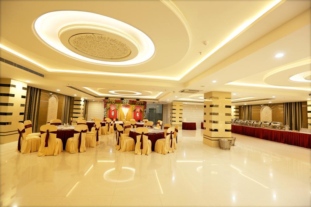 Hotel Sitara Grand Miyapur Hyderabad Exteriör bild