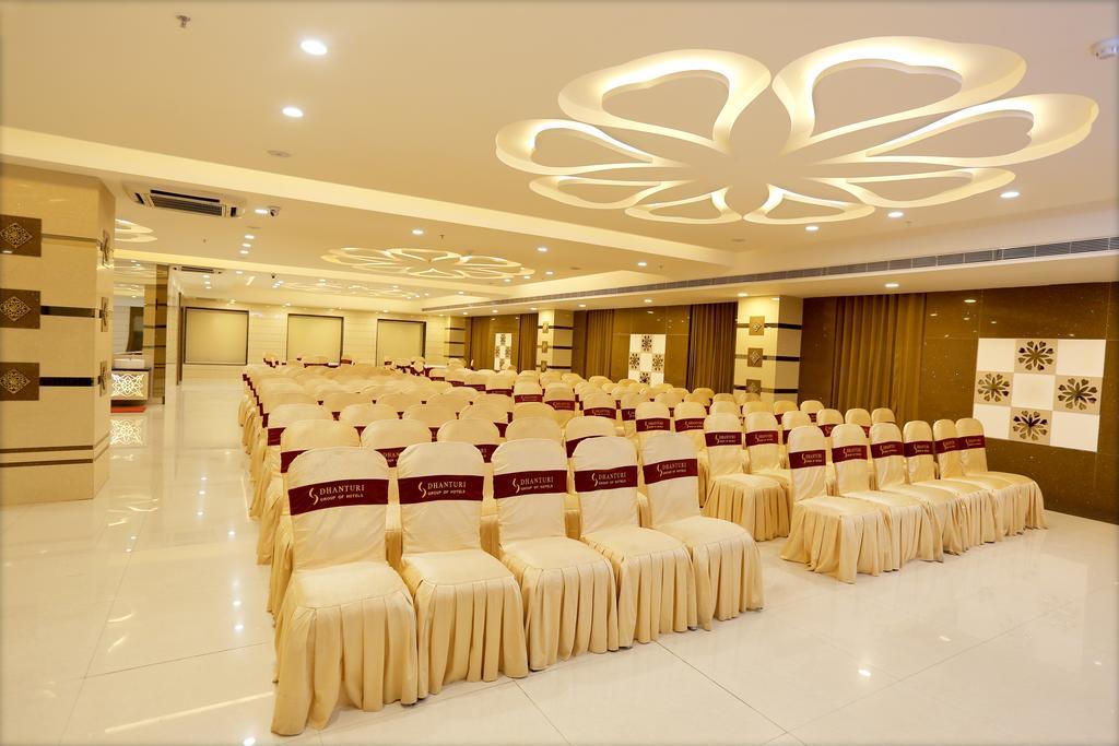 Hotel Sitara Grand Miyapur Hyderabad Exteriör bild