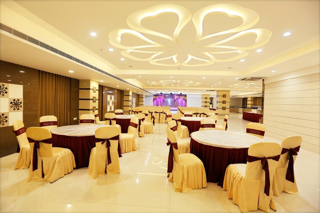 Hotel Sitara Grand Miyapur Hyderabad Exteriör bild