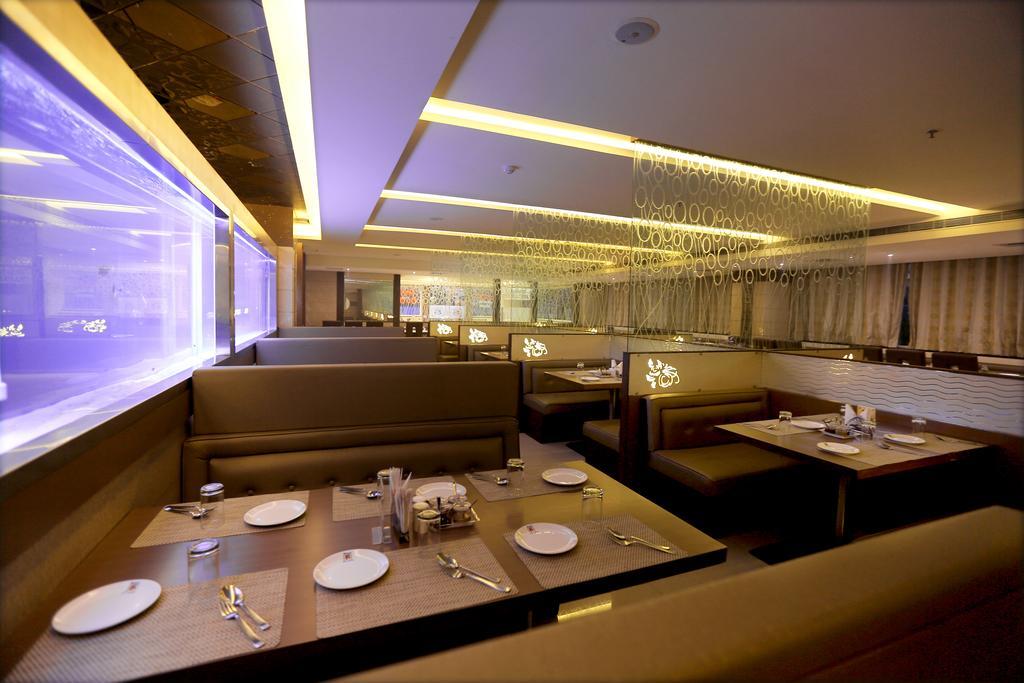 Hotel Sitara Grand Miyapur Hyderabad Exteriör bild