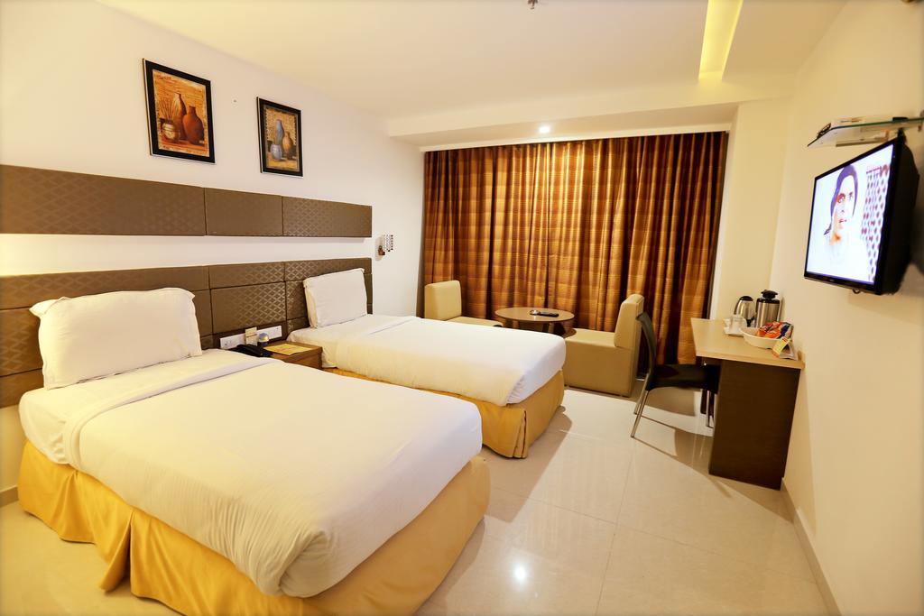 Hotel Sitara Grand Miyapur Hyderabad Rum bild
