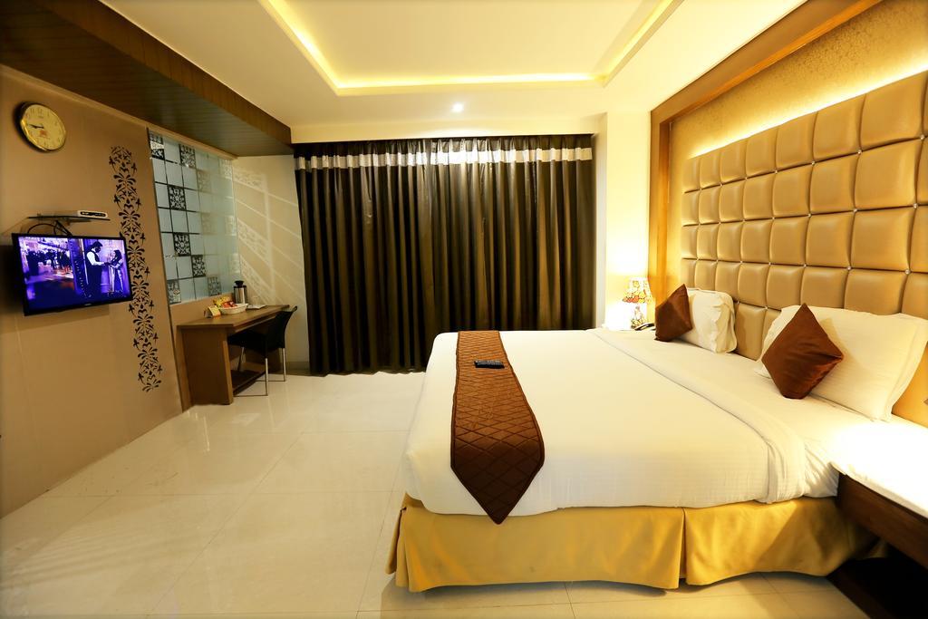 Hotel Sitara Grand Miyapur Hyderabad Rum bild