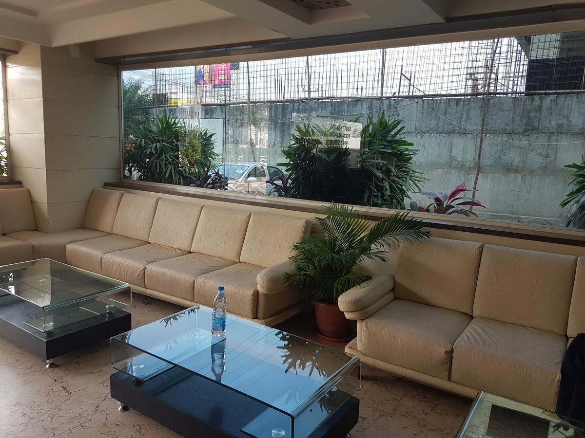 Hotel Sitara Grand Miyapur Hyderabad Exteriör bild